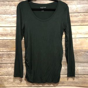 A:Glow maternity top